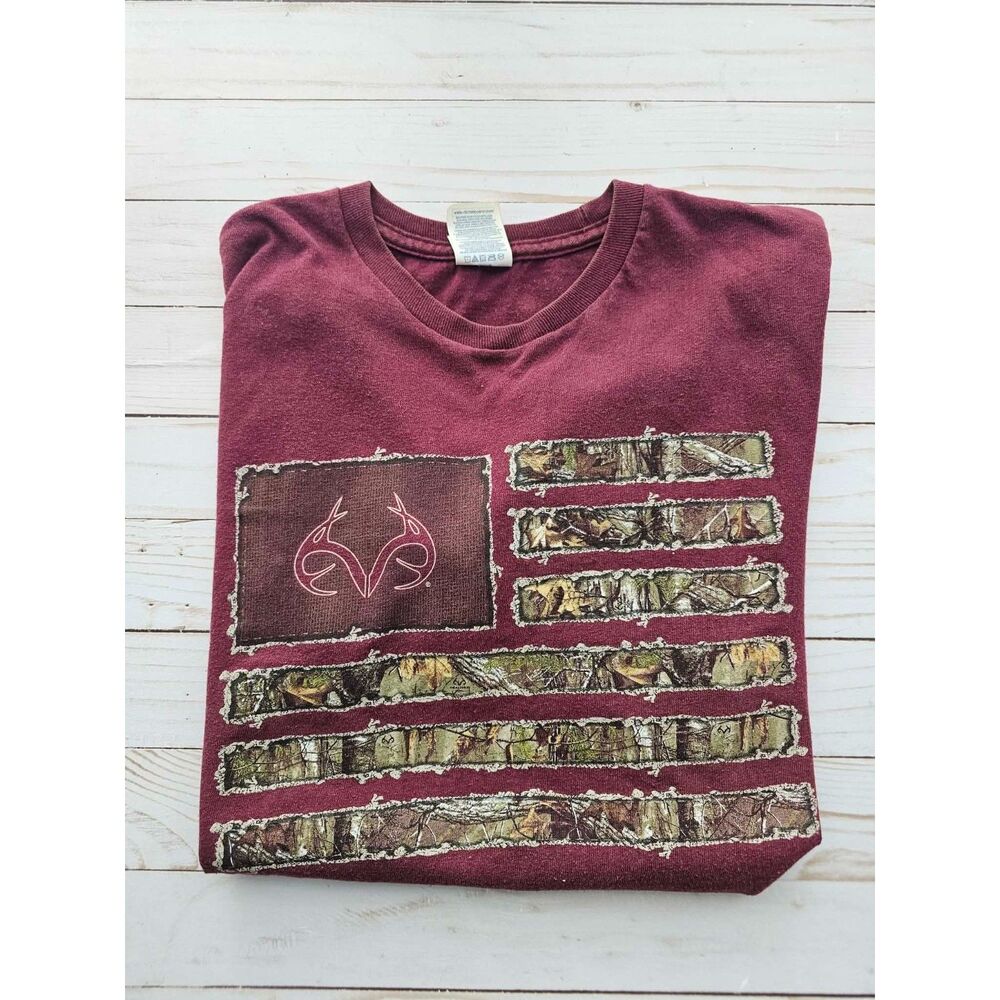 Realtree Men’s Medium M Burgundy Graphic T-Shirt Camo Outdoor Hunting